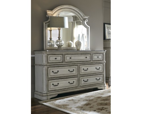 Magnolia Manor 7 Drawer Dresser & Mirror